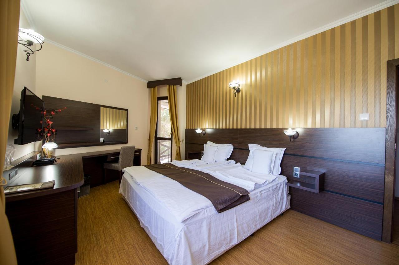 Family Hotel Hebar バタク エクステリア 写真