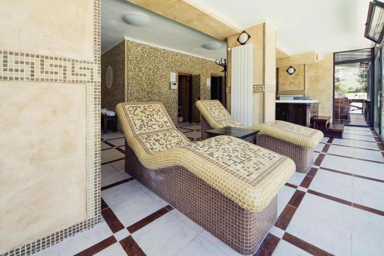 Family Hotel Hebar バタク エクステリア 写真