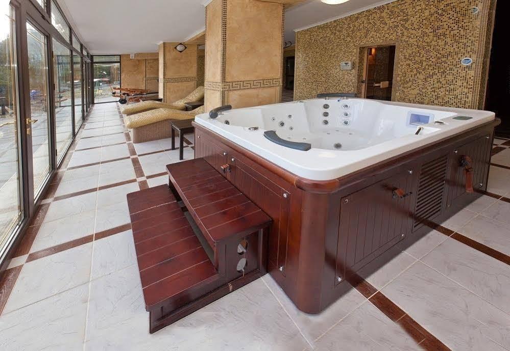 Family Hotel Hebar バタク エクステリア 写真