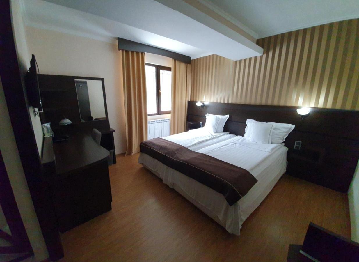 Family Hotel Hebar バタク エクステリア 写真